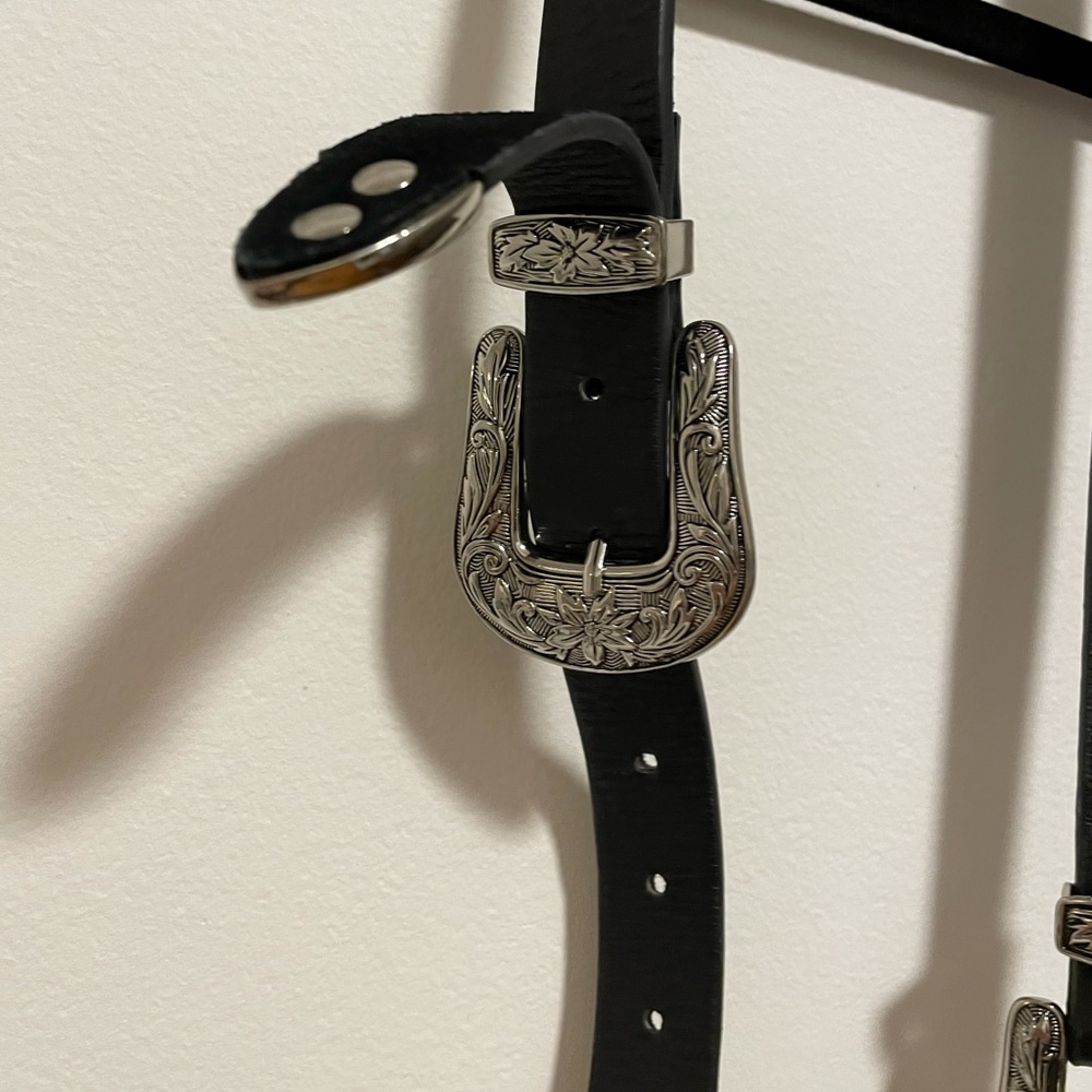 B low the belt double buckle belt size medium
